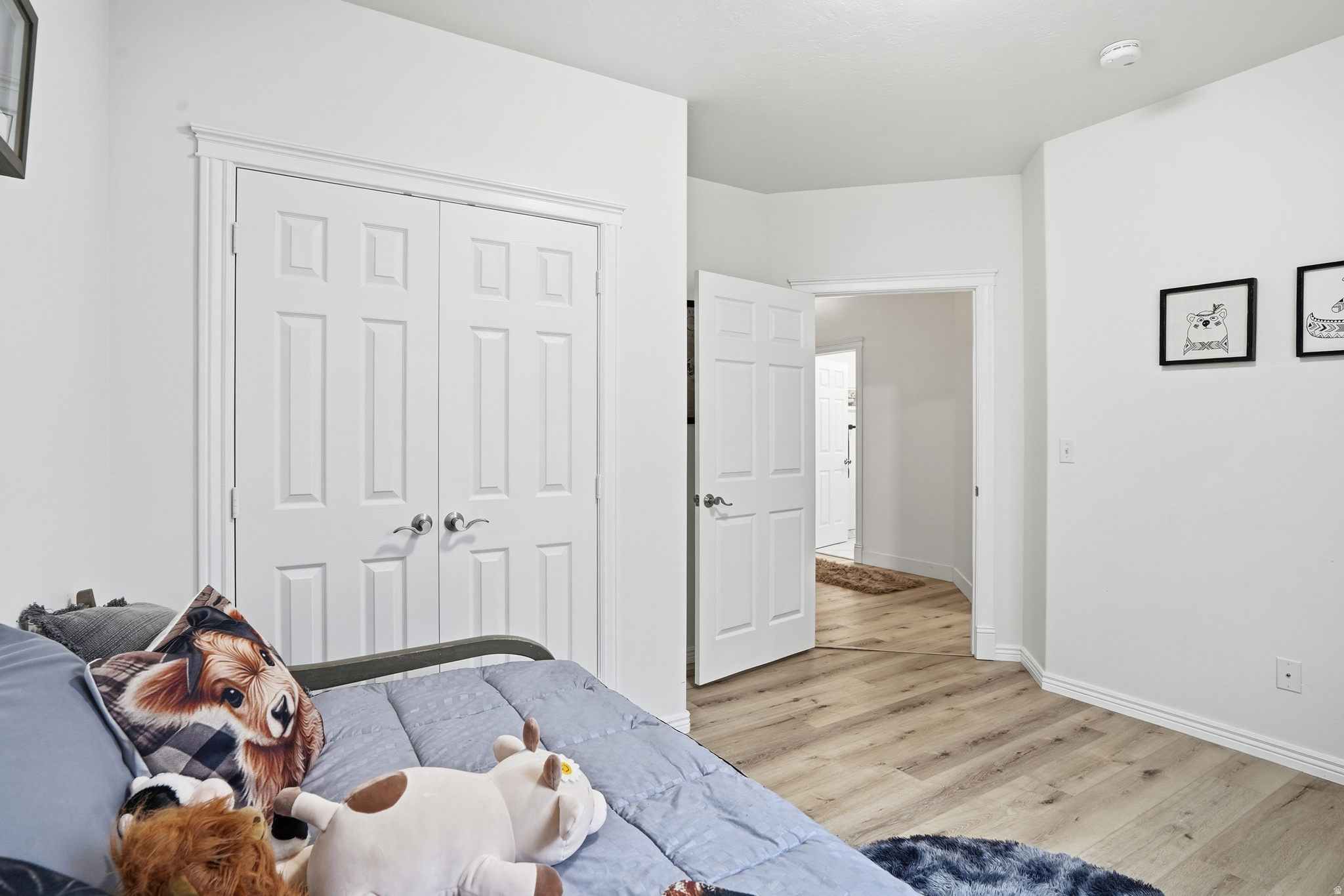 1272 N CEDAR HOLLOW BLVD