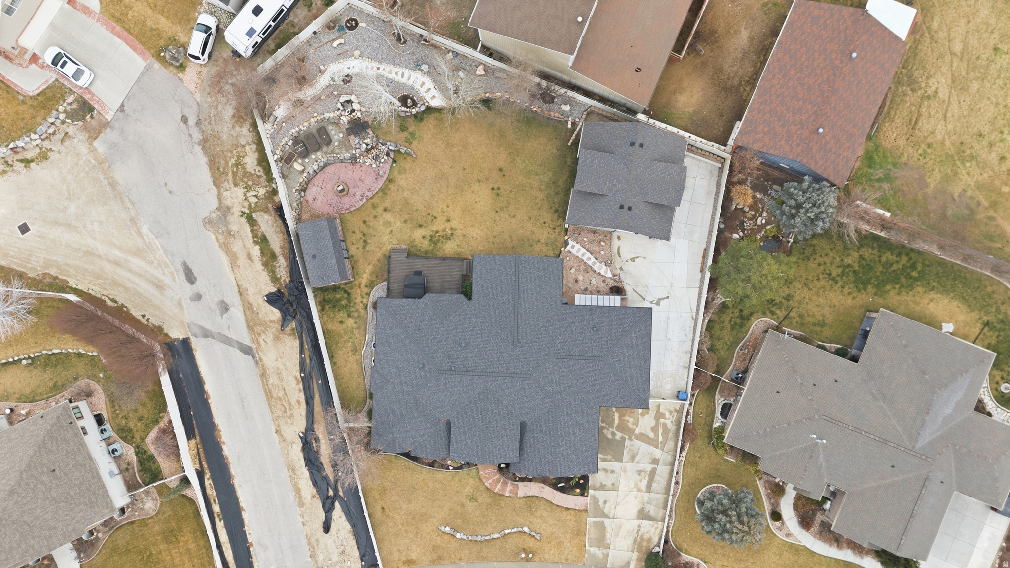 1272 N CEDAR HOLLOW BLVD