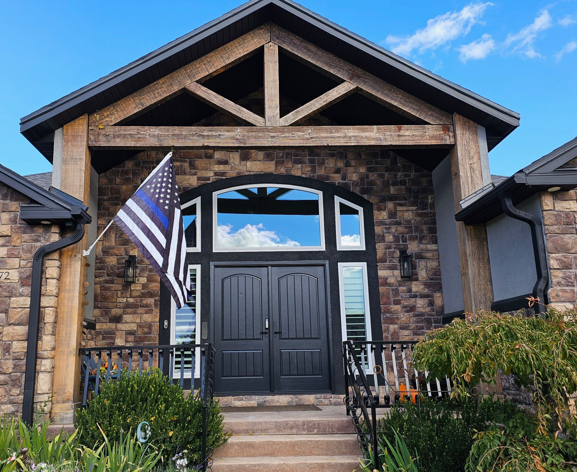 1272 N CEDAR HOLLOW BLVD