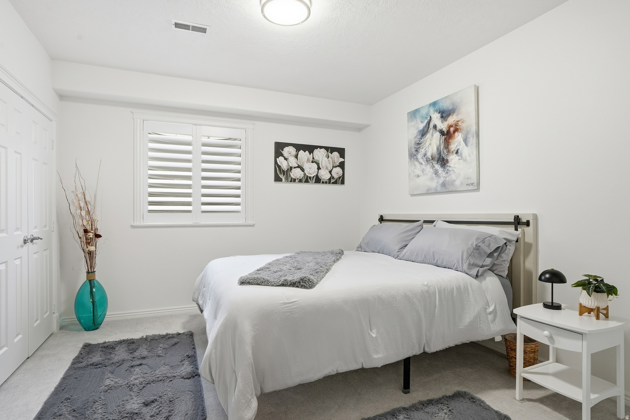 1272 N CEDAR HOLLOW BLVD