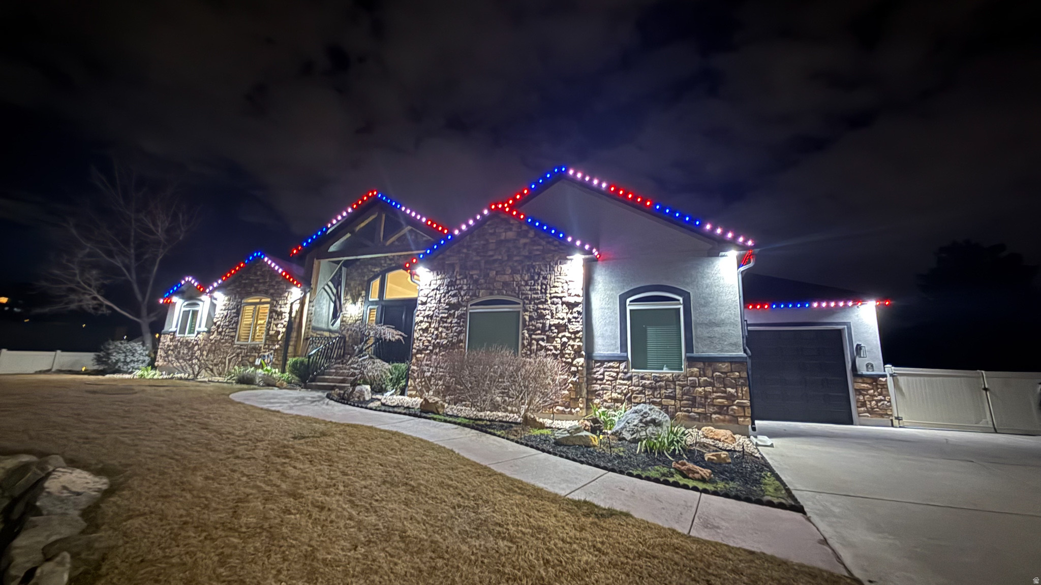 1272 N CEDAR HOLLOW BLVD