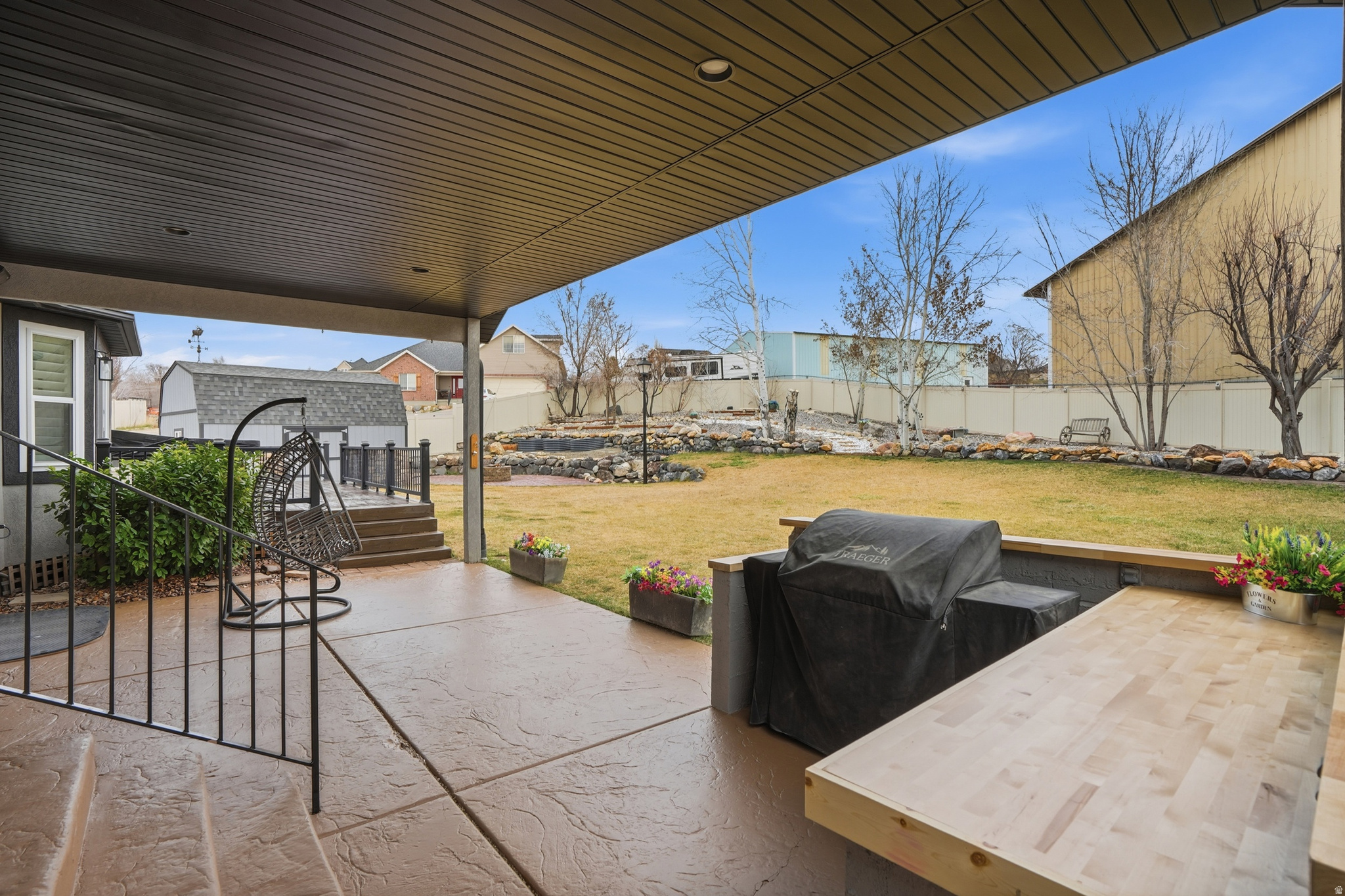 1272 N CEDAR HOLLOW BLVD