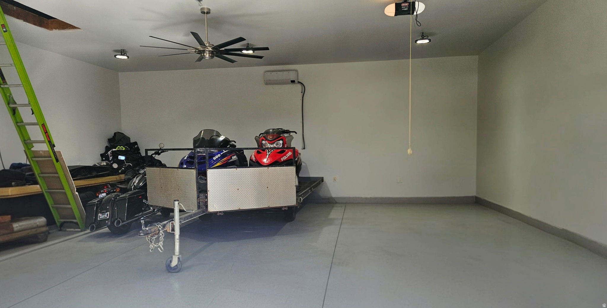 1272 N CEDAR HOLLOW BLVD