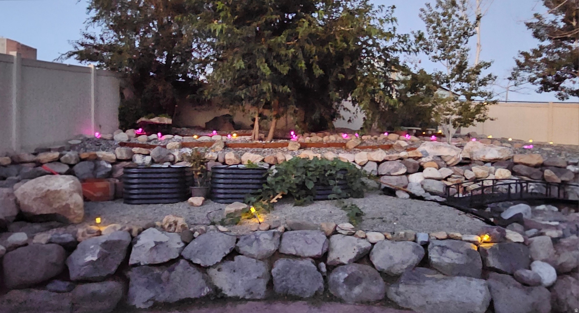 1272 N CEDAR HOLLOW BLVD