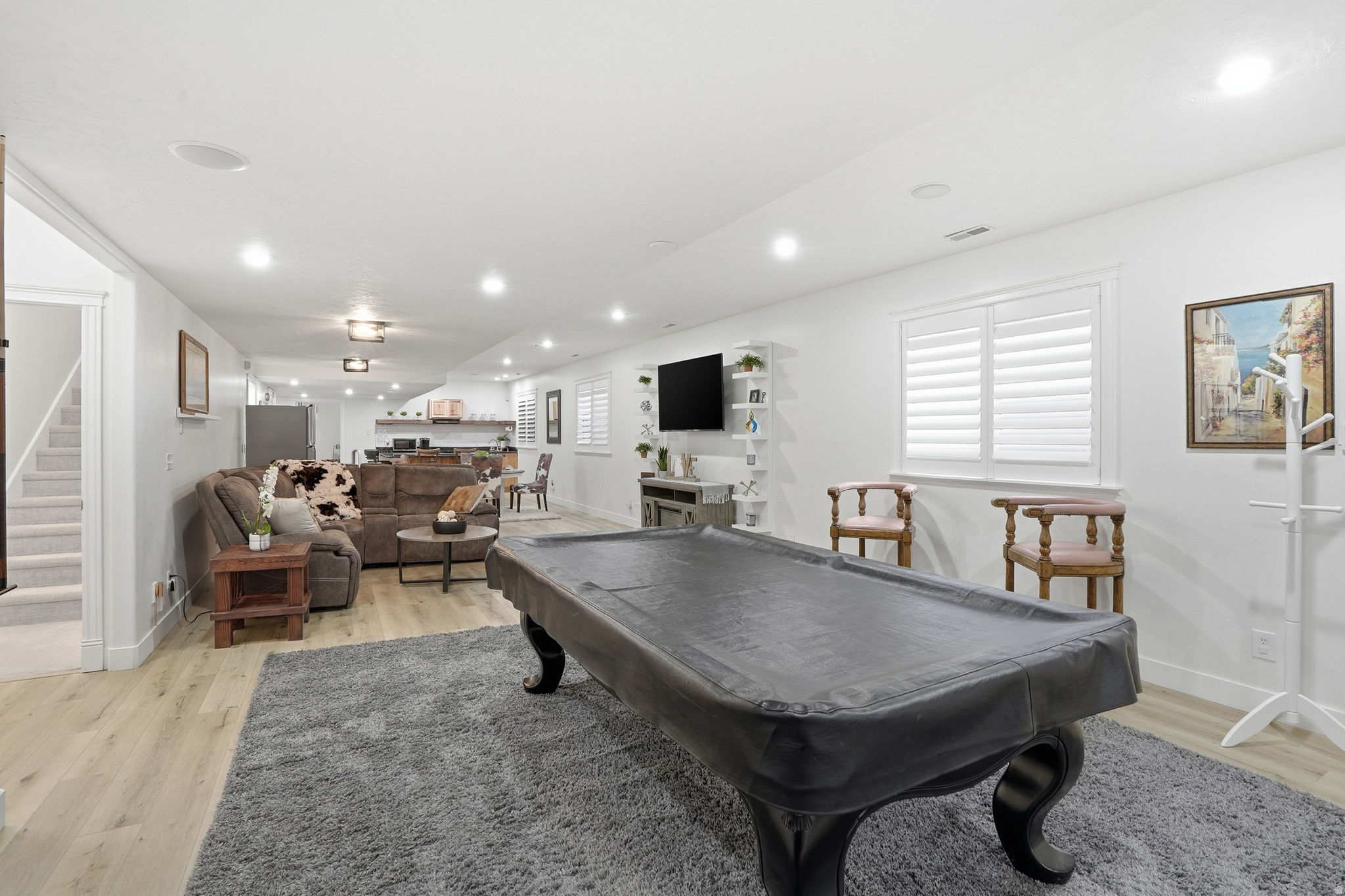 1272 N CEDAR HOLLOW BLVD