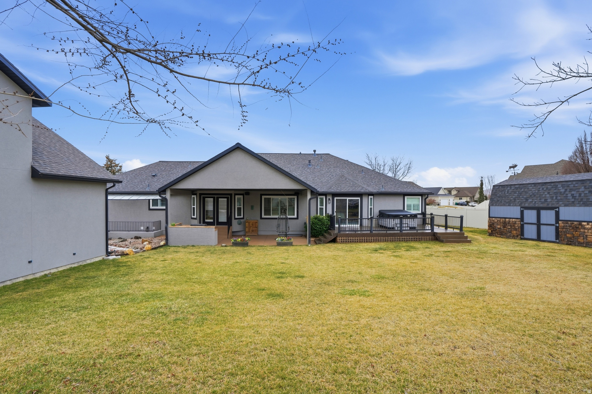 1272 N CEDAR HOLLOW BLVD