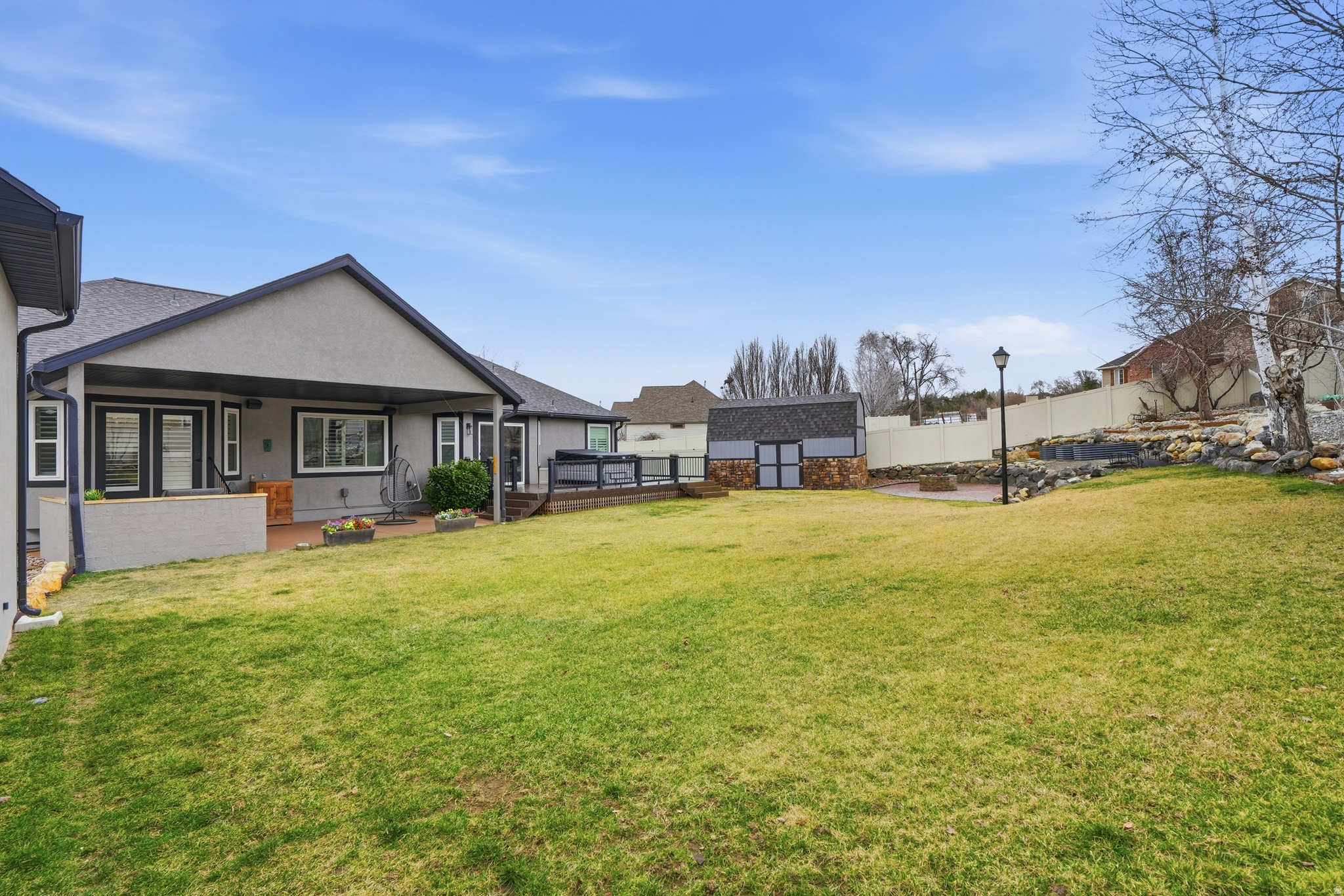 1272 N CEDAR HOLLOW BLVD