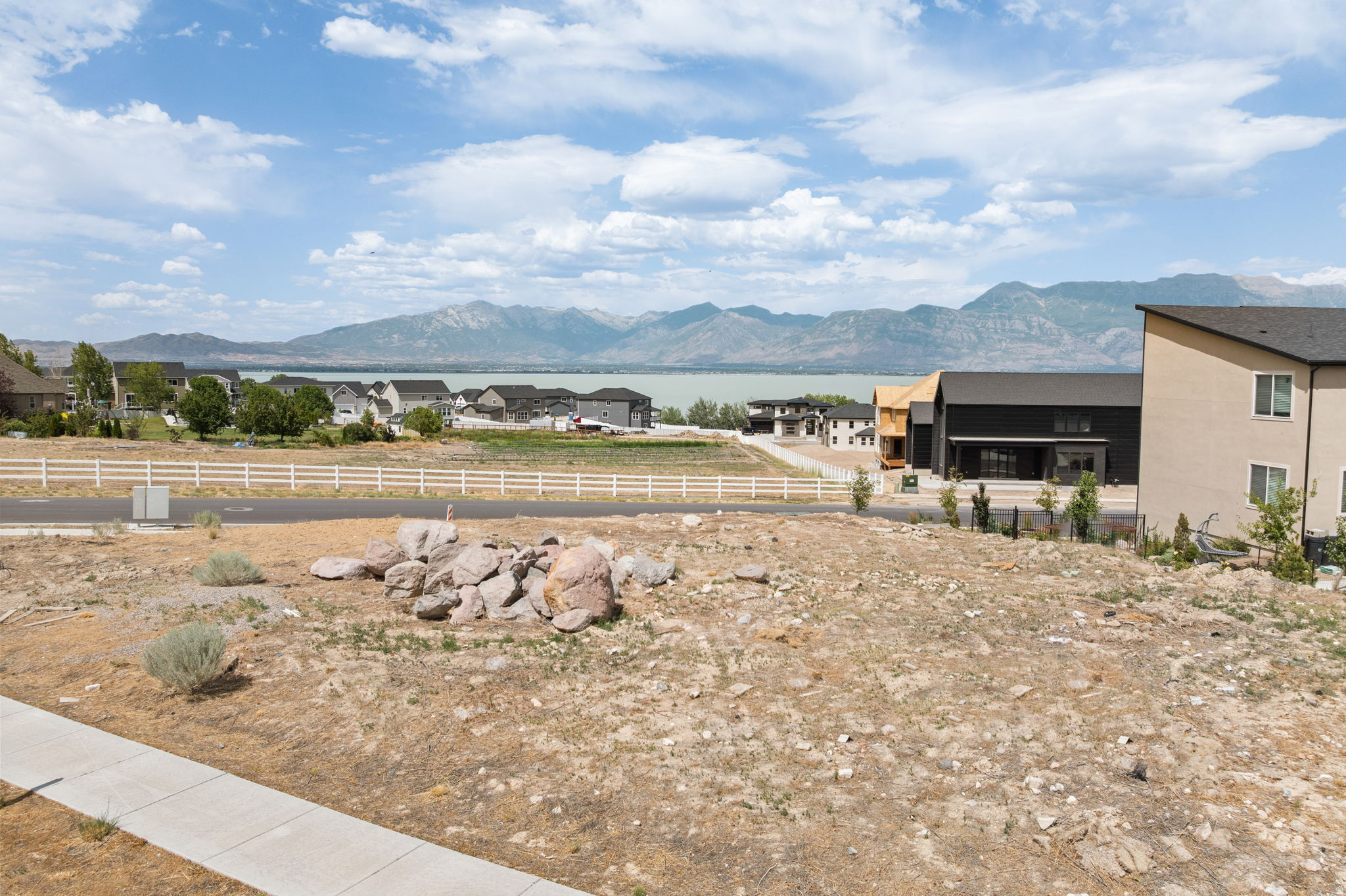 3492 S MEADOWLARK LN