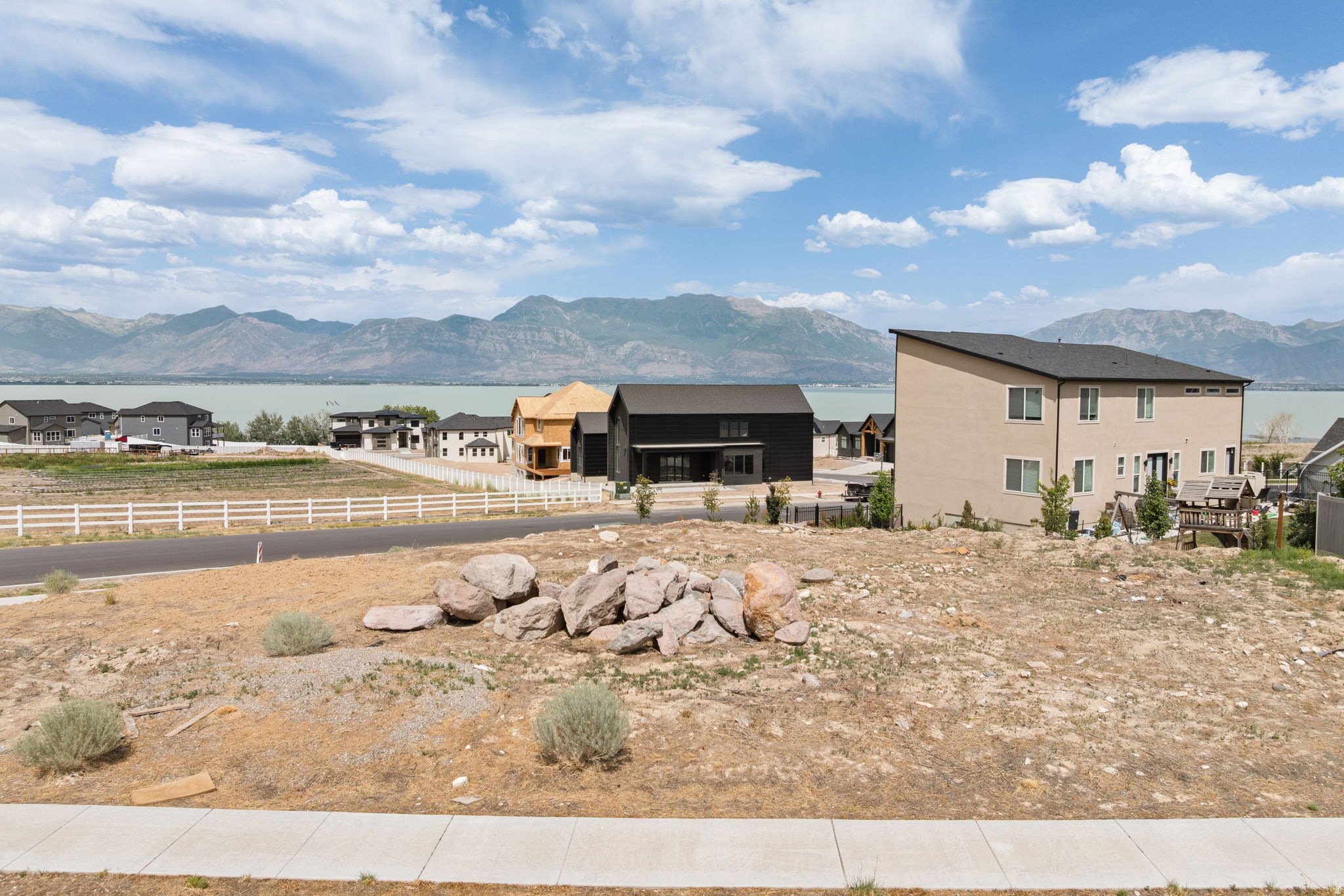 3492 S MEADOWLARK LN