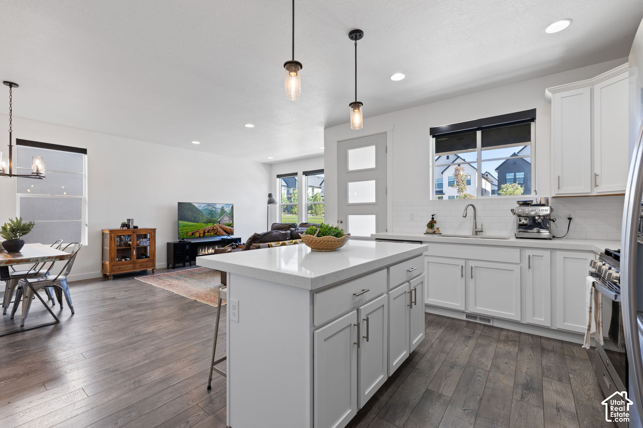 3112 N PARK COTTAGE WAY