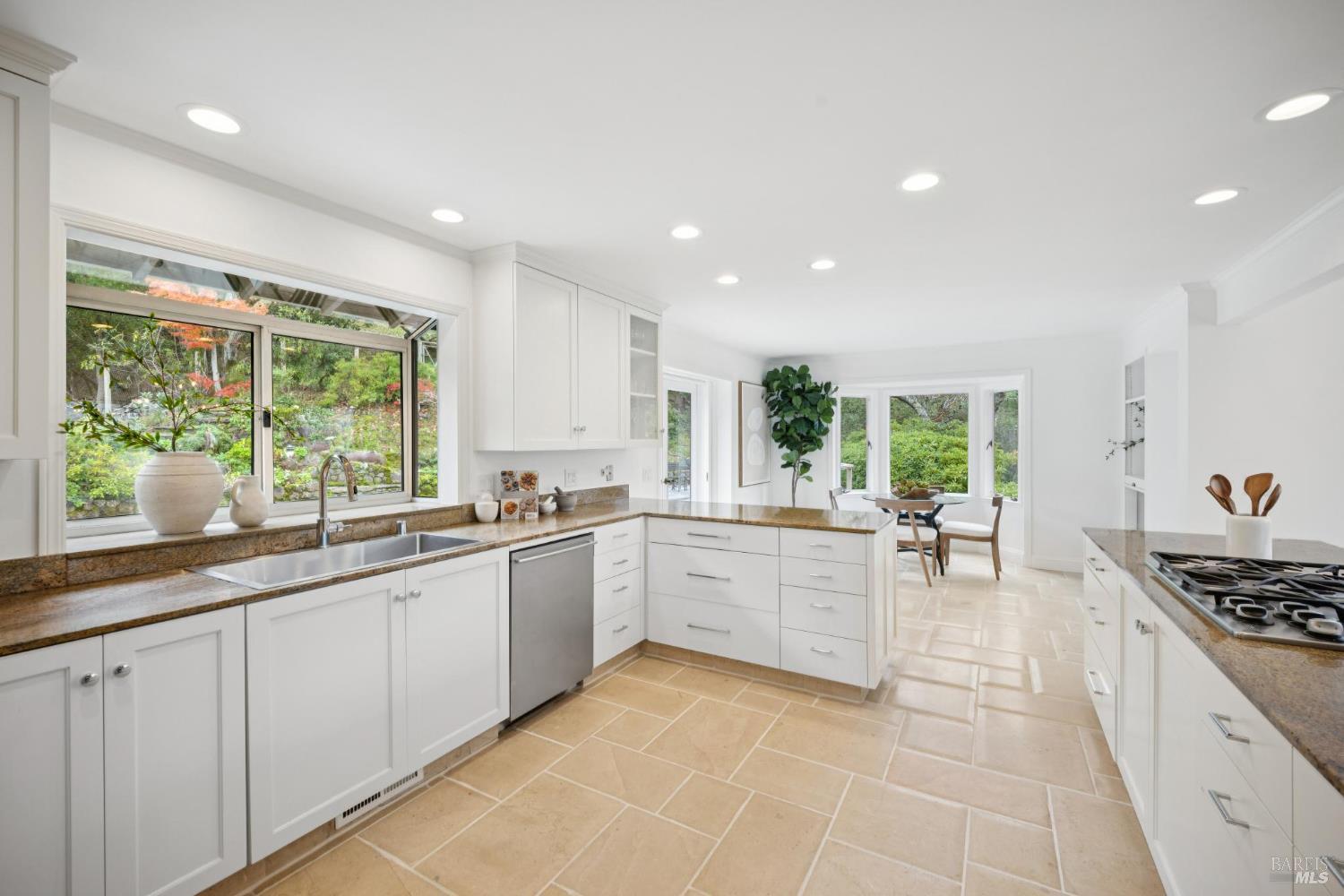 16 Dutch Valley Lane