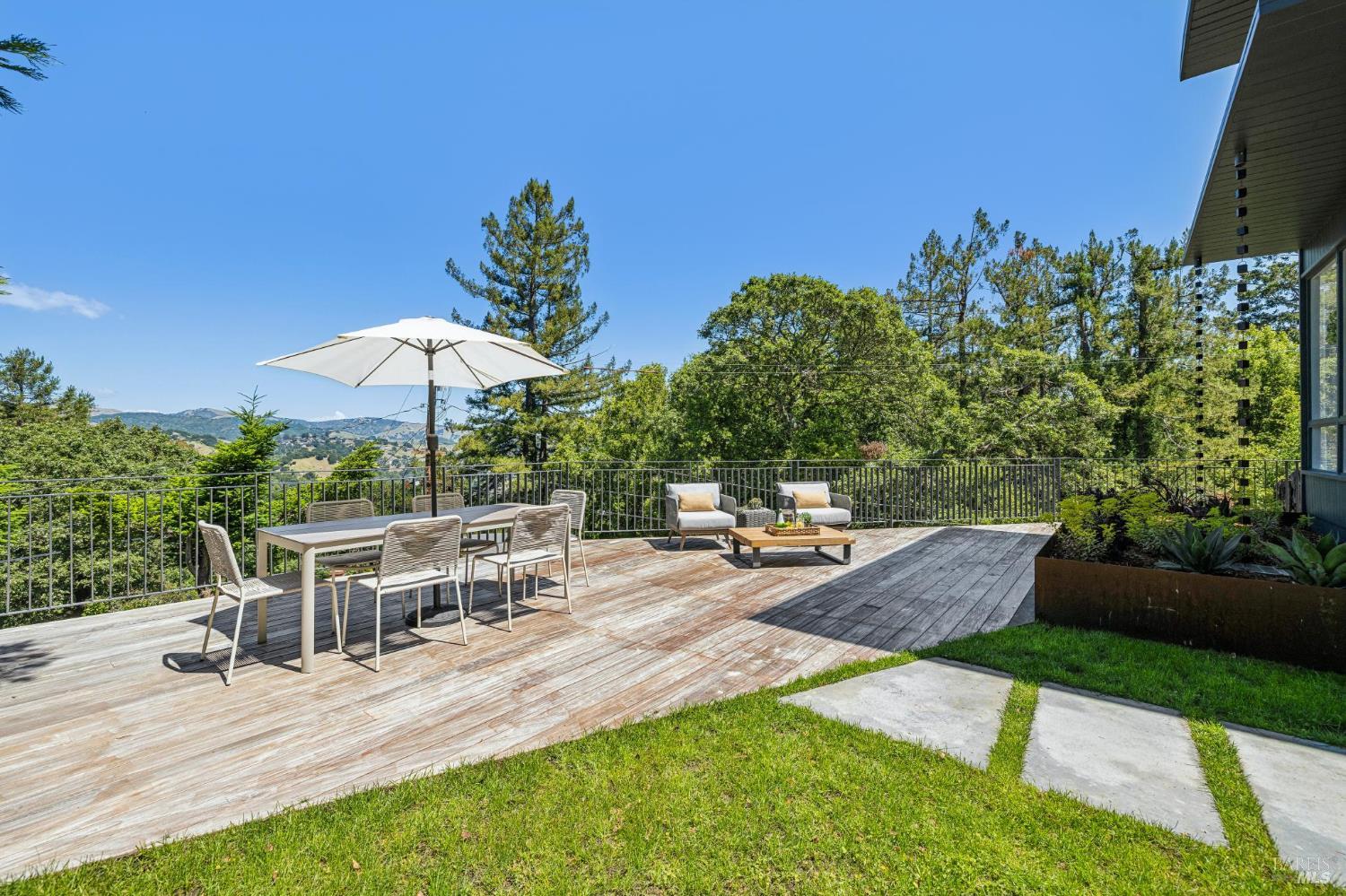 485 Scenic Road
