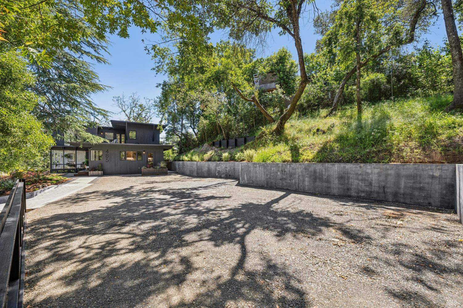 485 Scenic Road