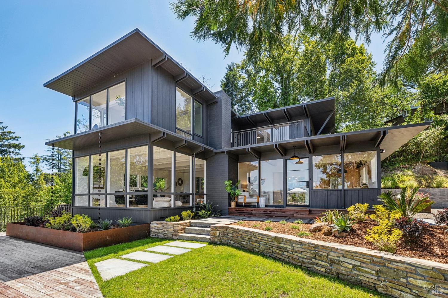 485 Scenic Road