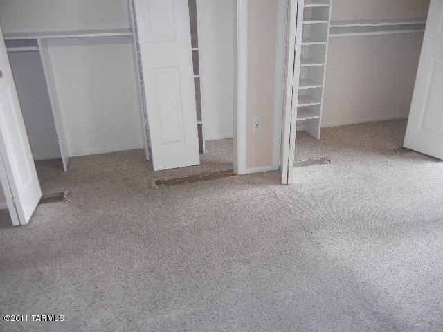 1600 N Wilmot Road Unit: 400