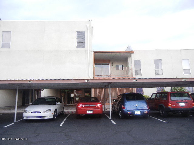 1600 N Wilmot Road Unit: 400
