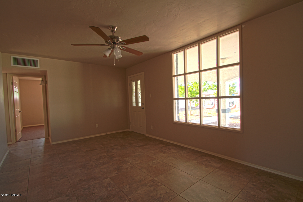 919 W Calle Margarita