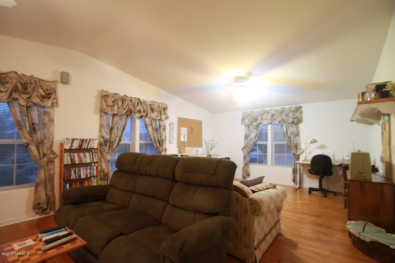 6485 N Annies Lane
