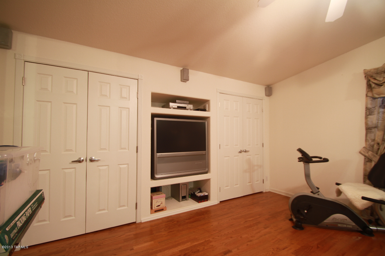 6485 N Annies Lane