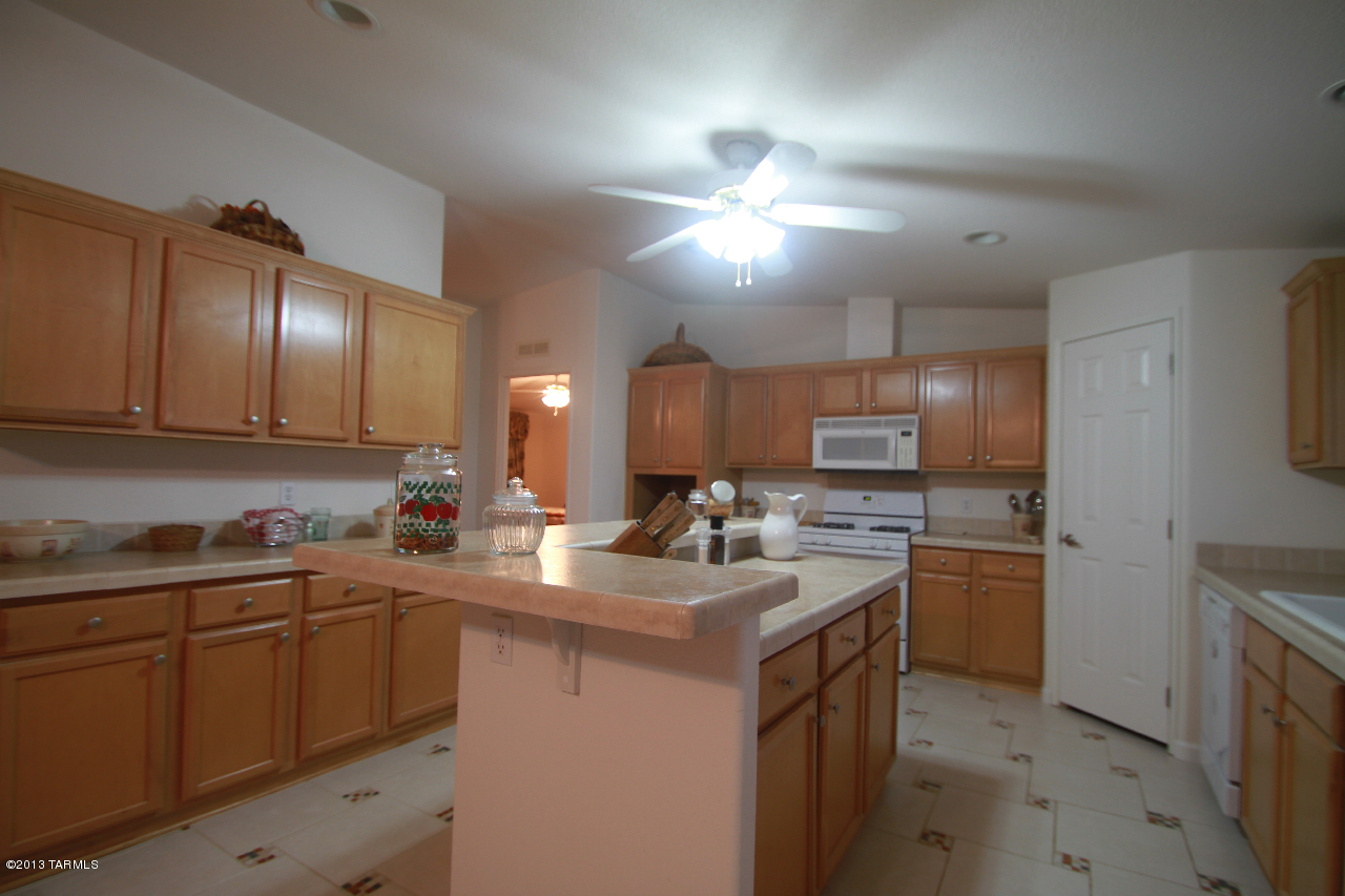 6485 N Annies Lane