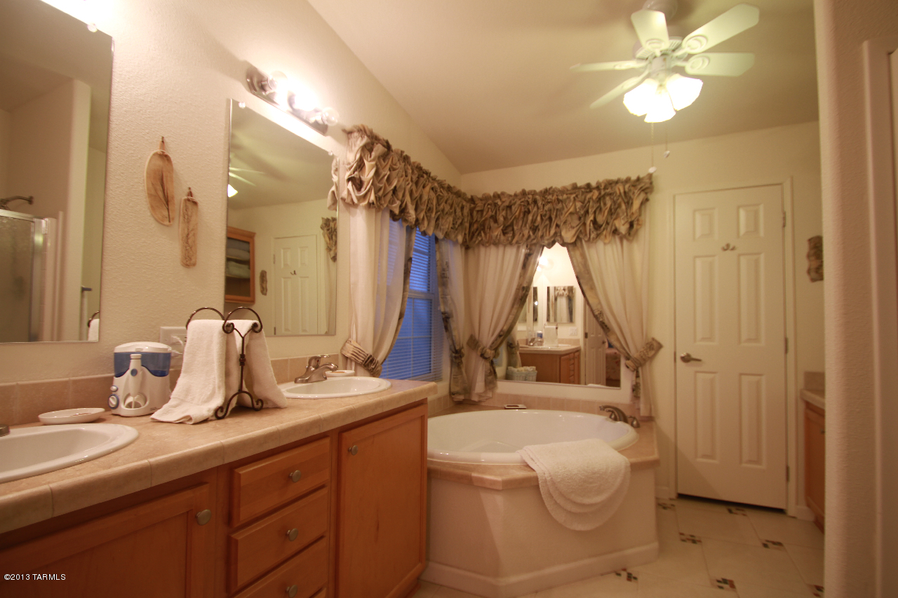 6485 N Annies Lane