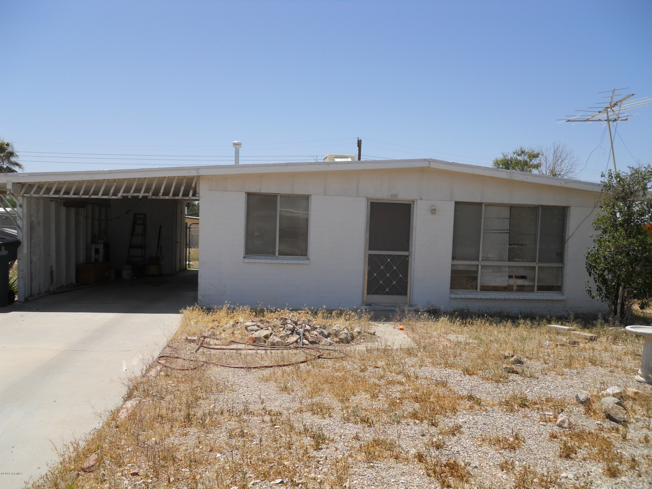 651 W Calle Medina
