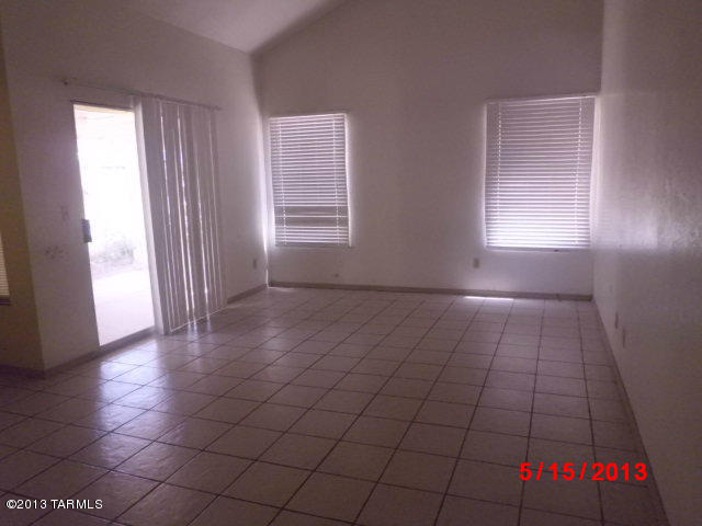 1889 W Southbrooke Circle
