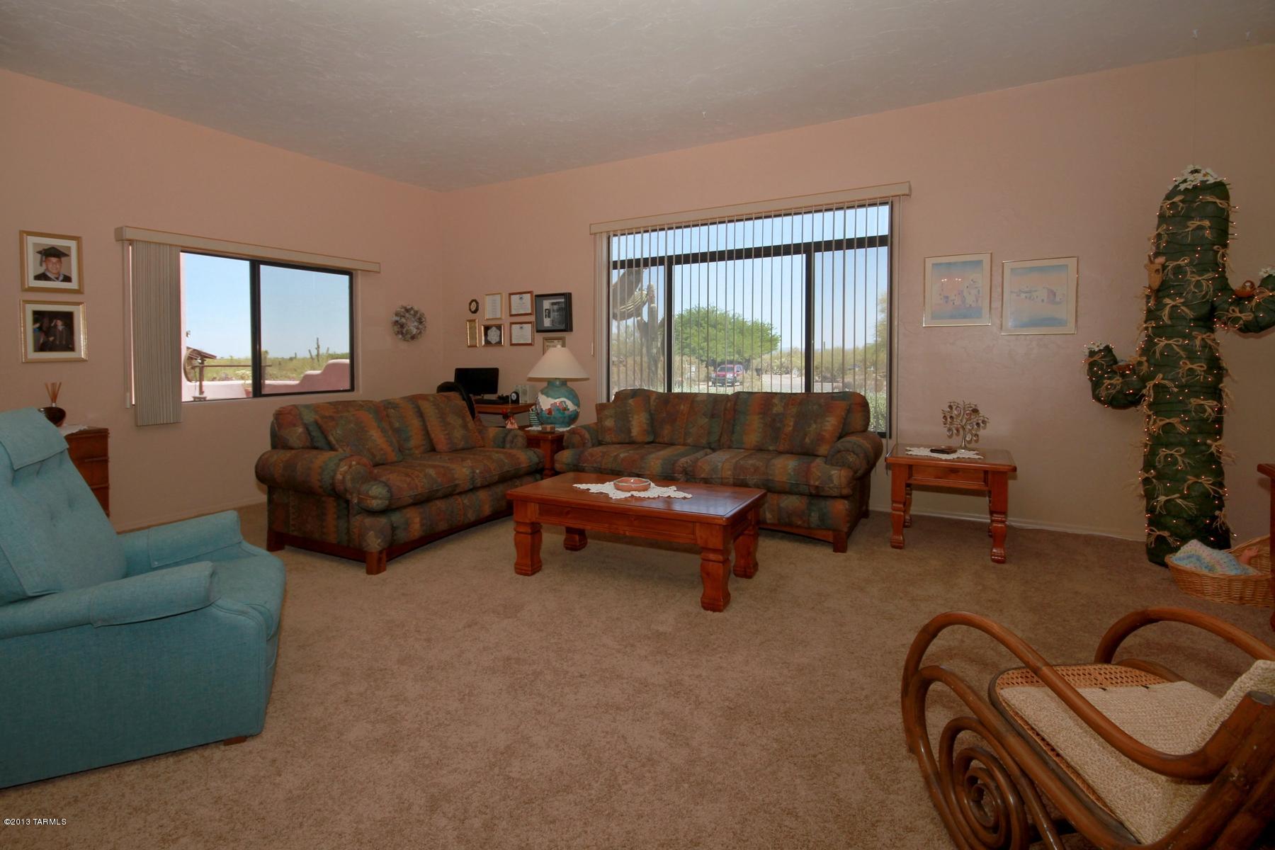 3741 W Placita Fantasia