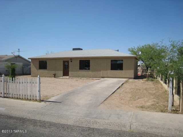 958 W Calle Alvord
