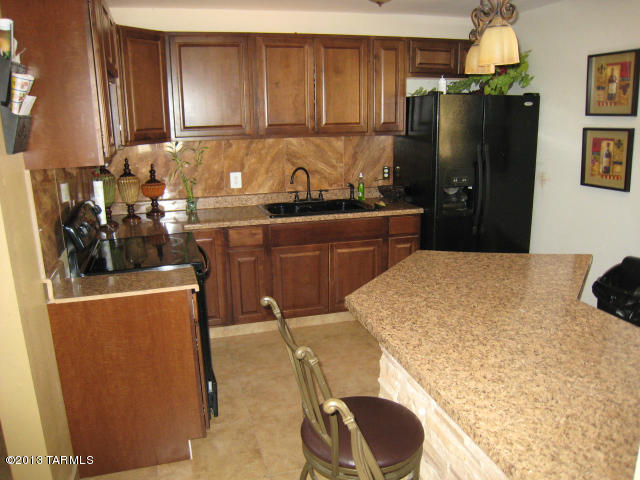 958 W Calle Alvord