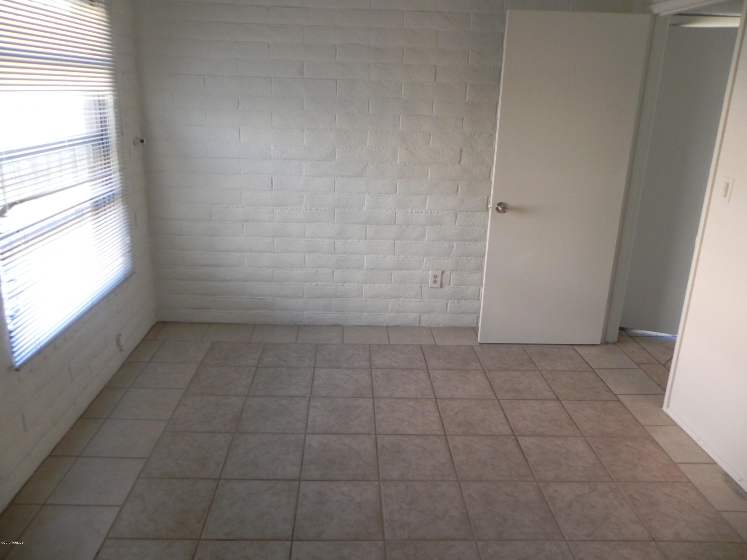 897 W Holladay Drive
