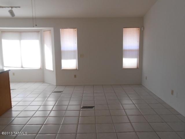 1433 W Canyon Shadows Lane