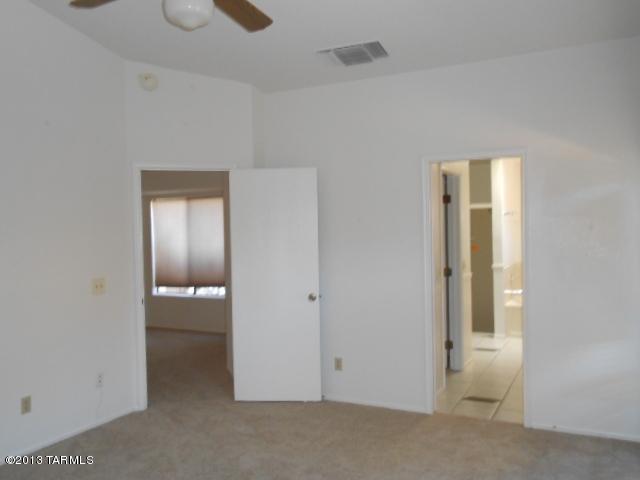 1433 W Canyon Shadows Lane