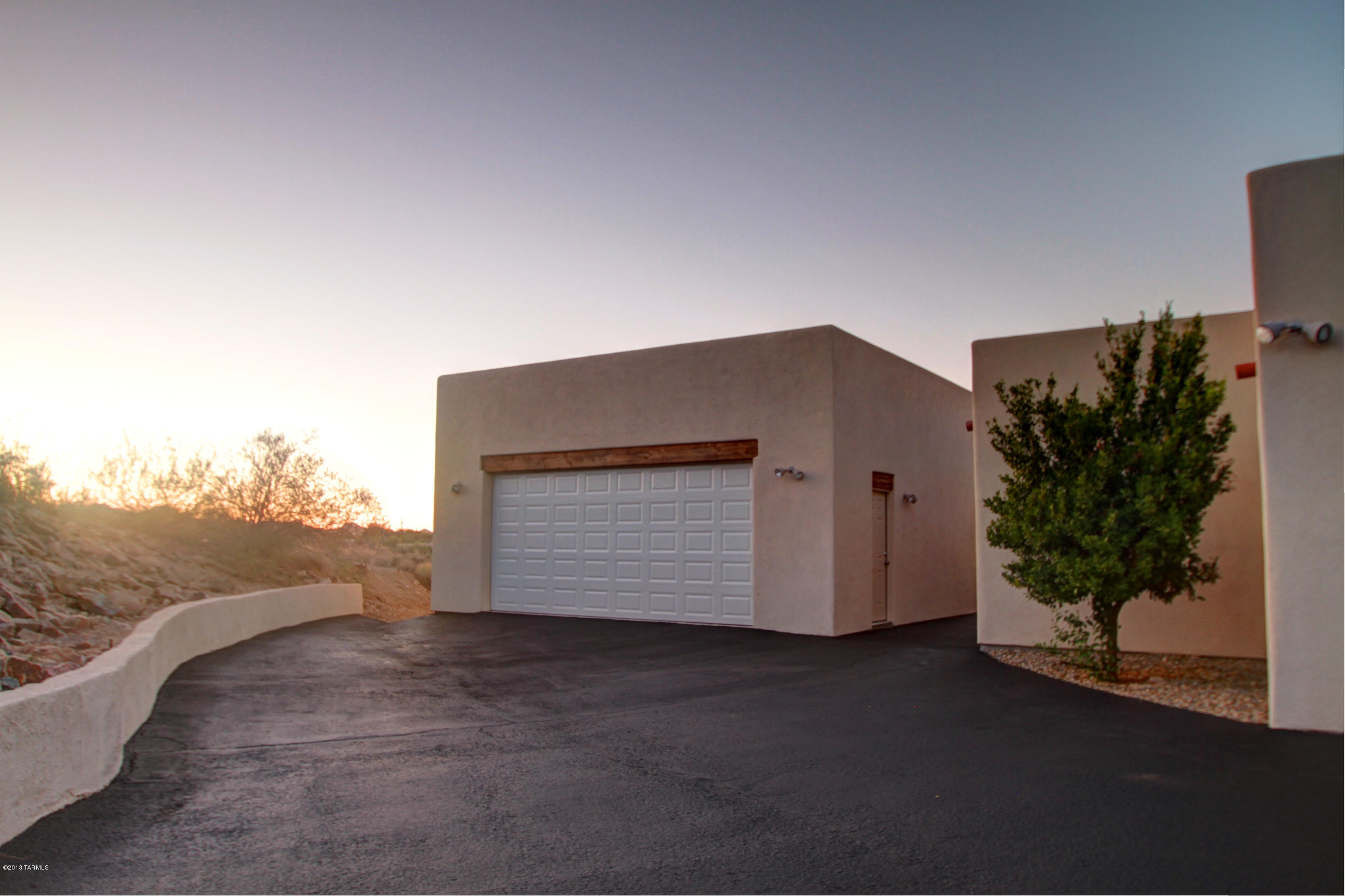4551 N Camino De Oeste