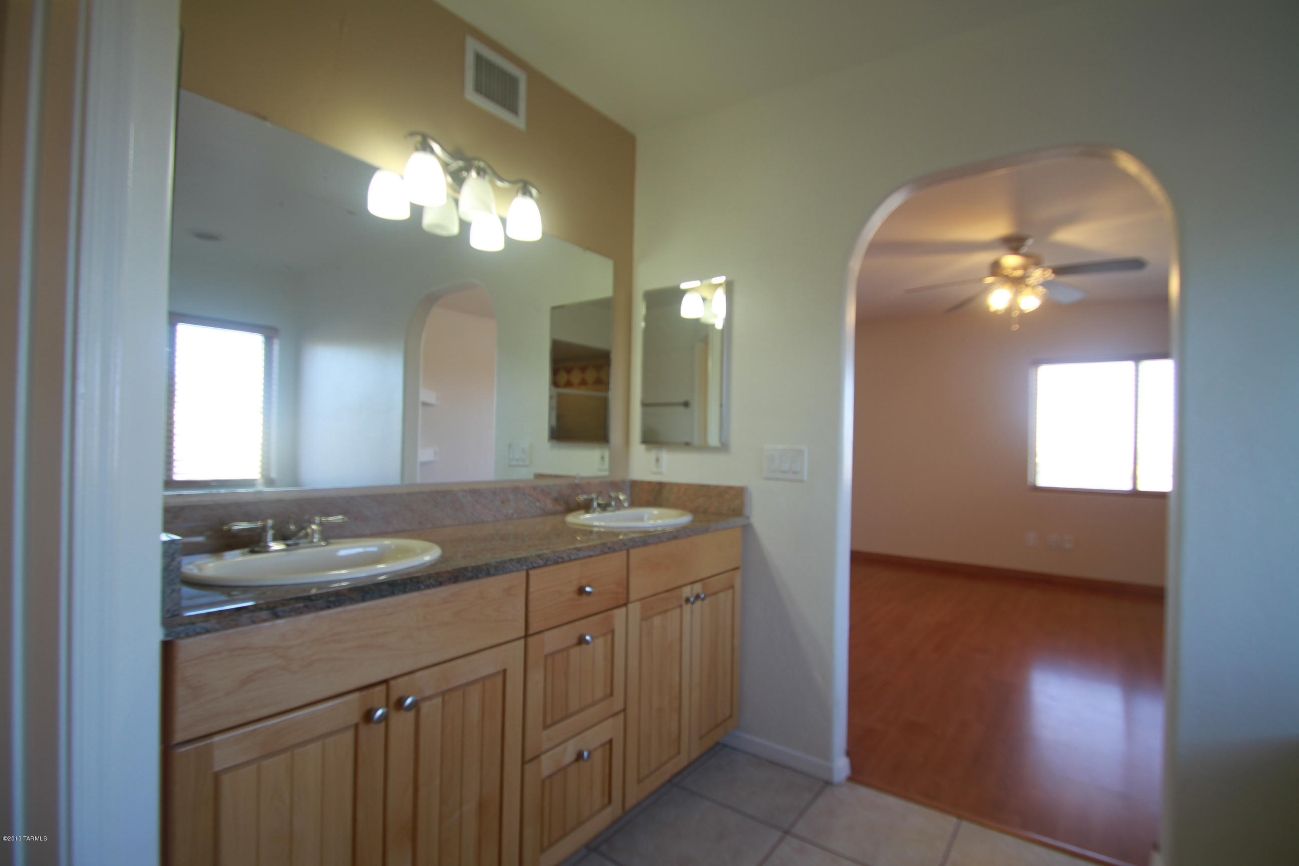 4551 N Camino De Oeste
