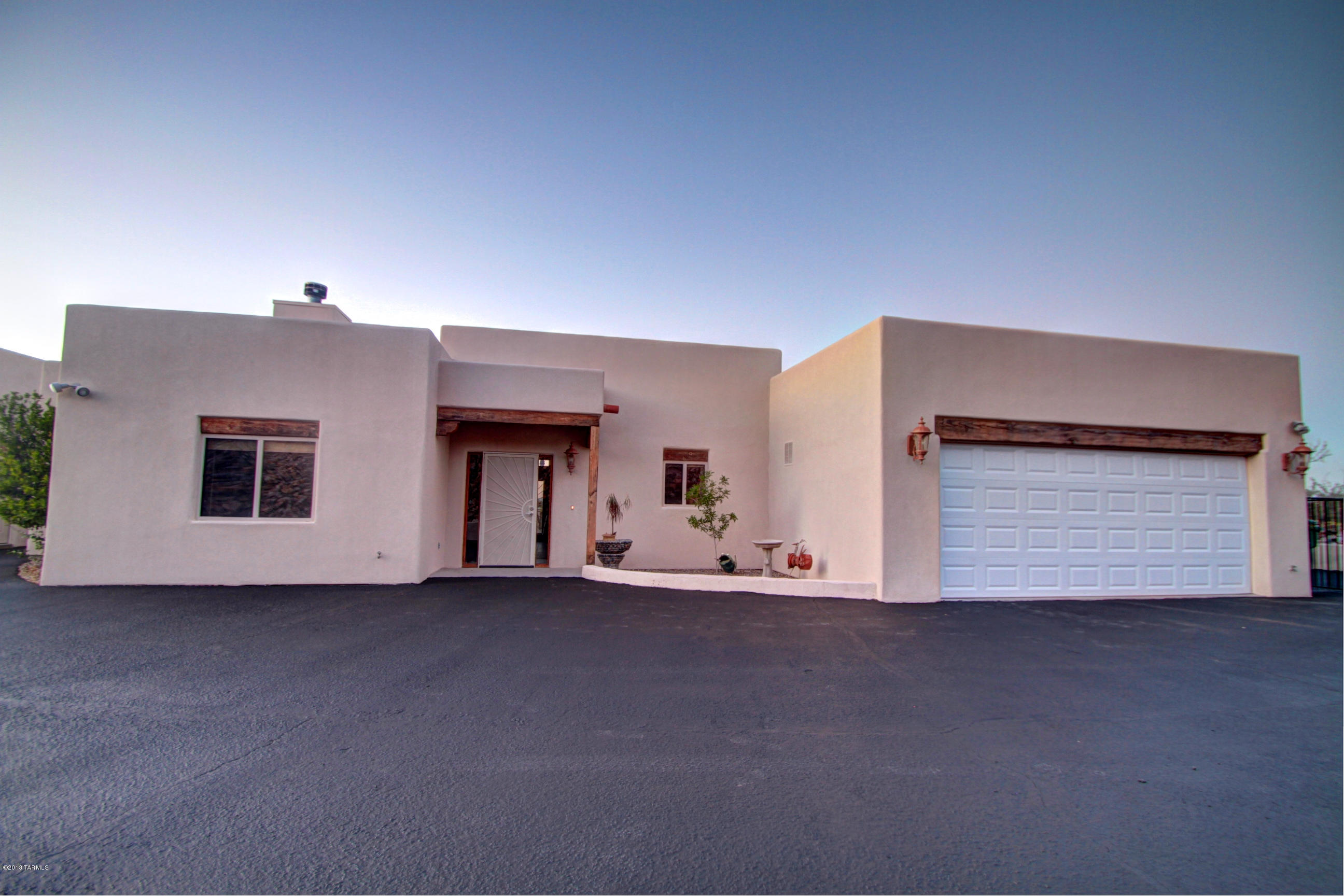 4551 N Camino De Oeste
