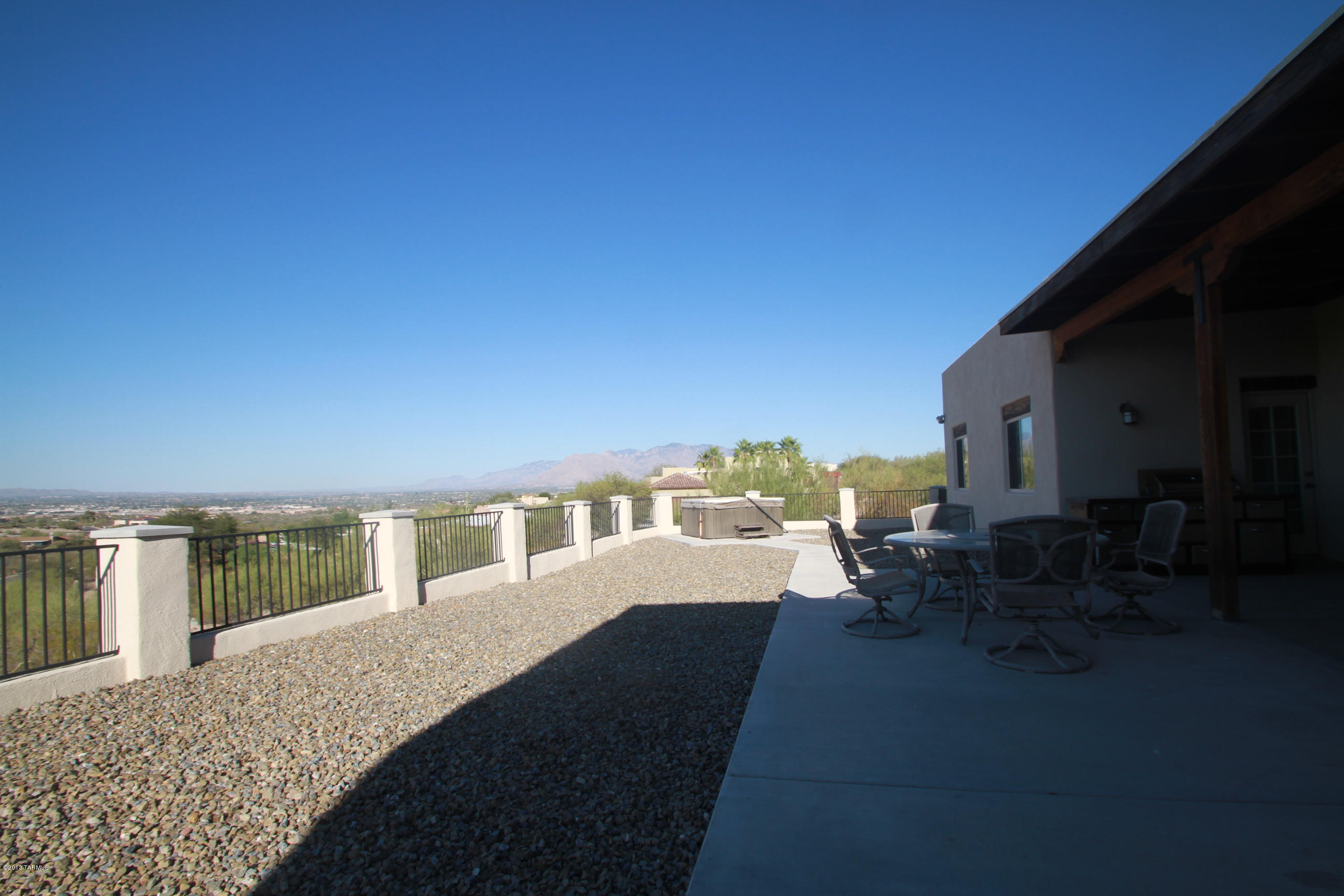 4551 N Camino De Oeste
