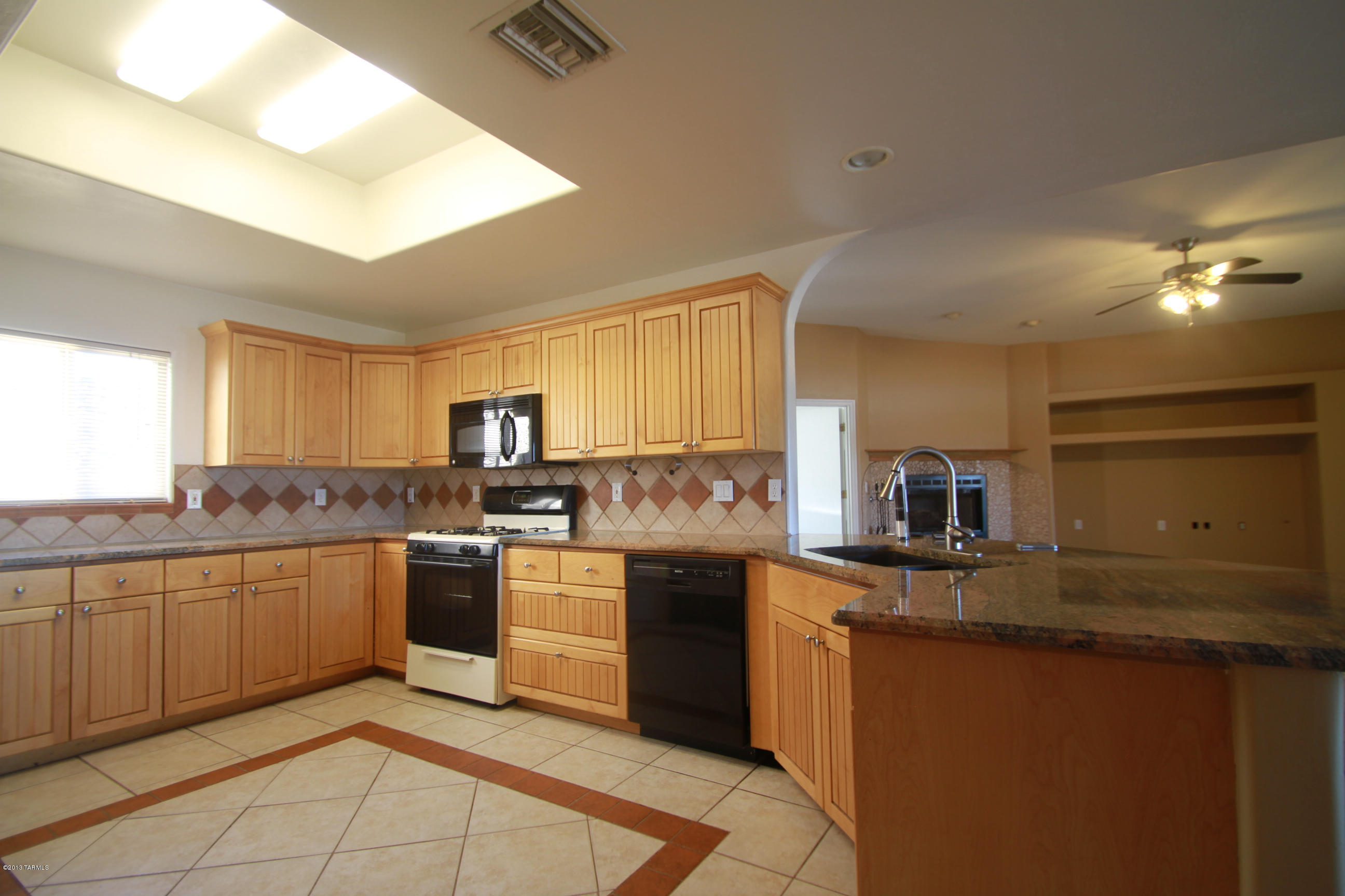 4551 N Camino De Oeste