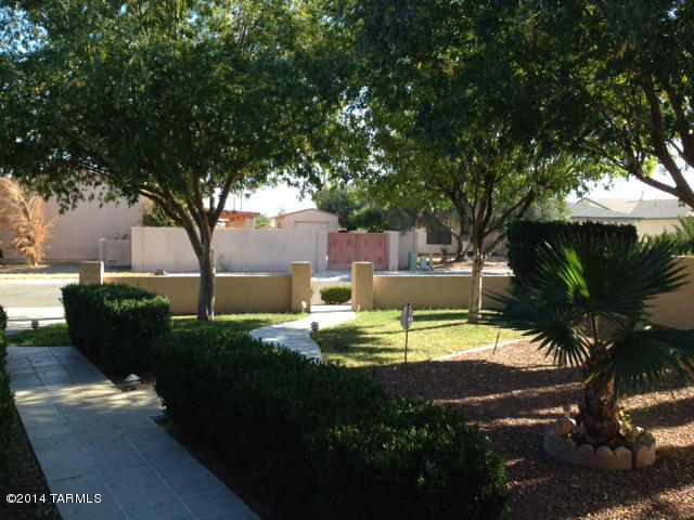 5242 S Bloomfield Drive