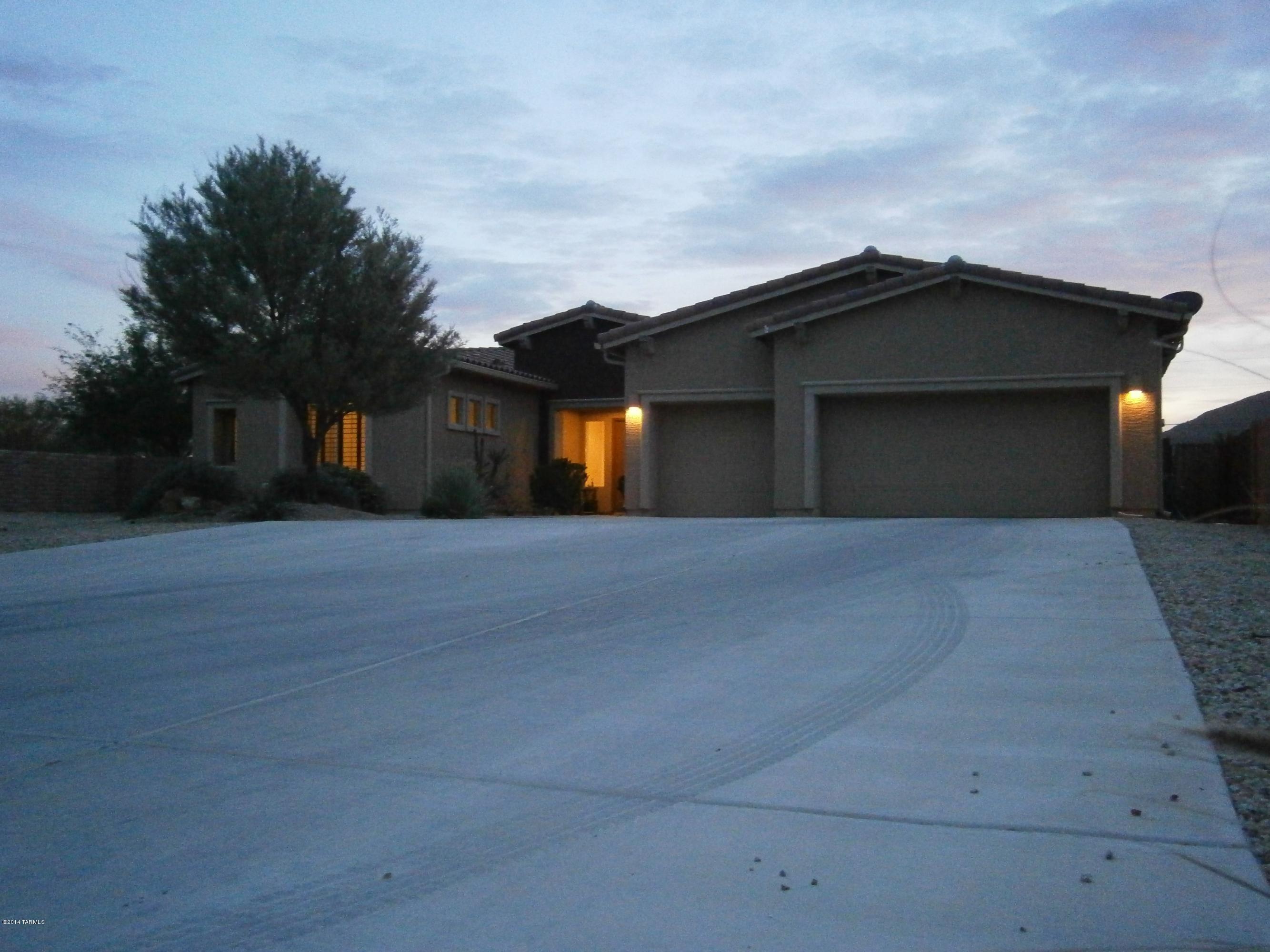 8439 N Ironwood Reserve Way