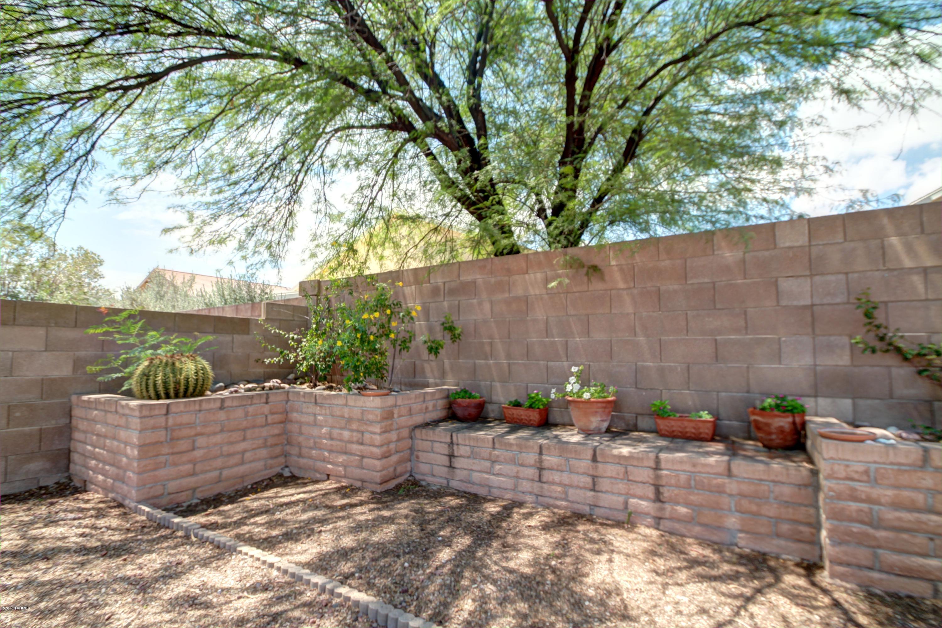 2571 W Ashley Place