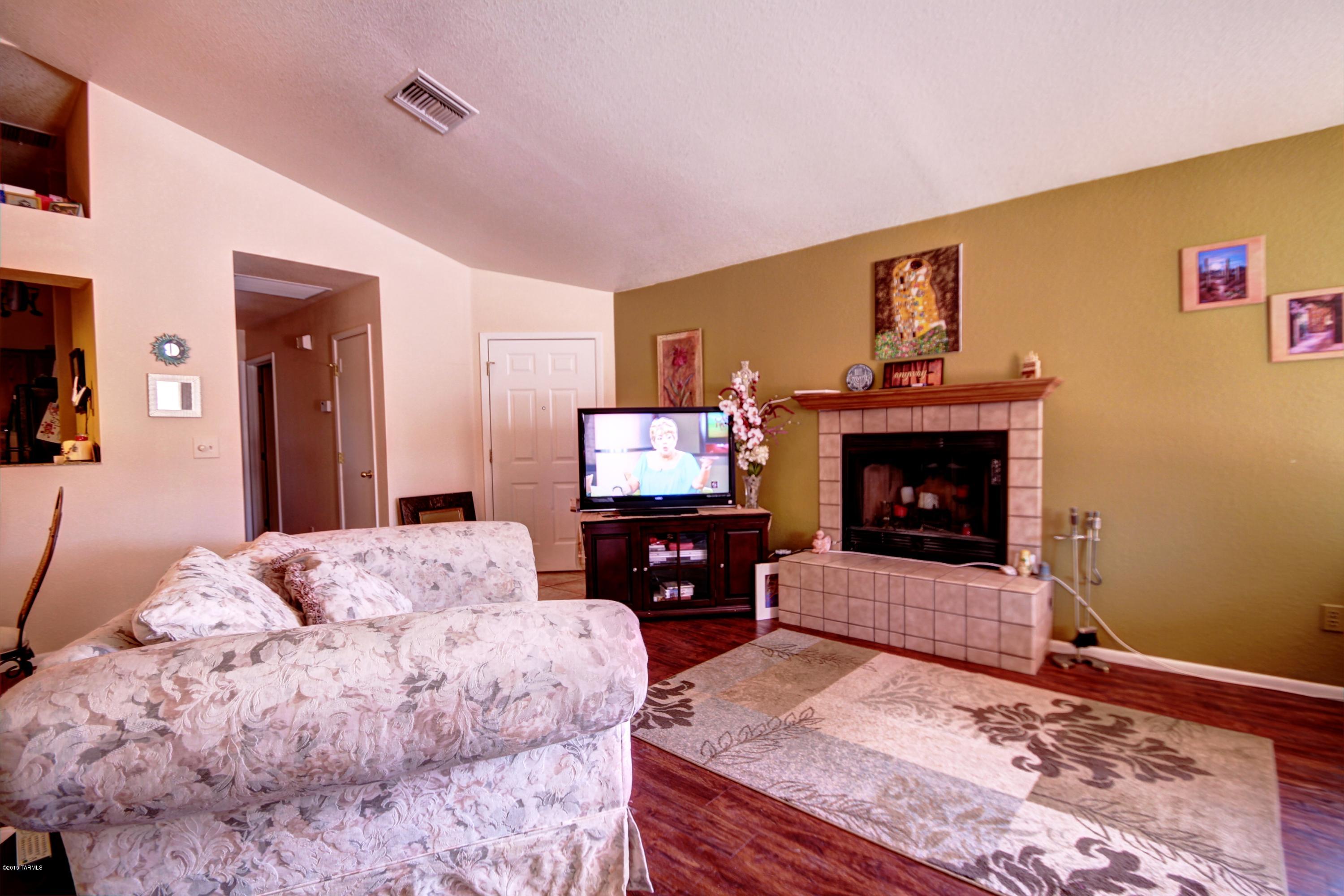 2571 W Ashley Place