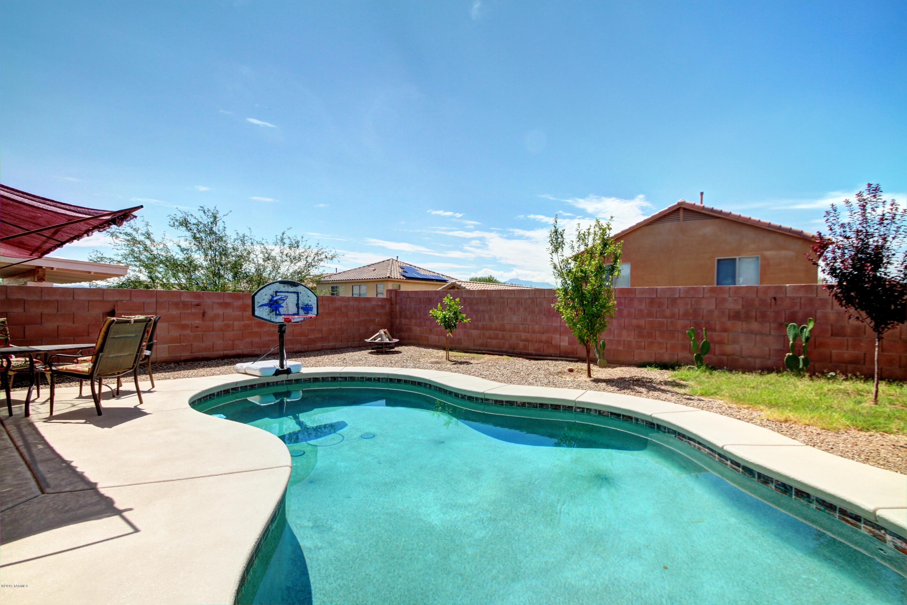 687 W Ash Ridge Drive