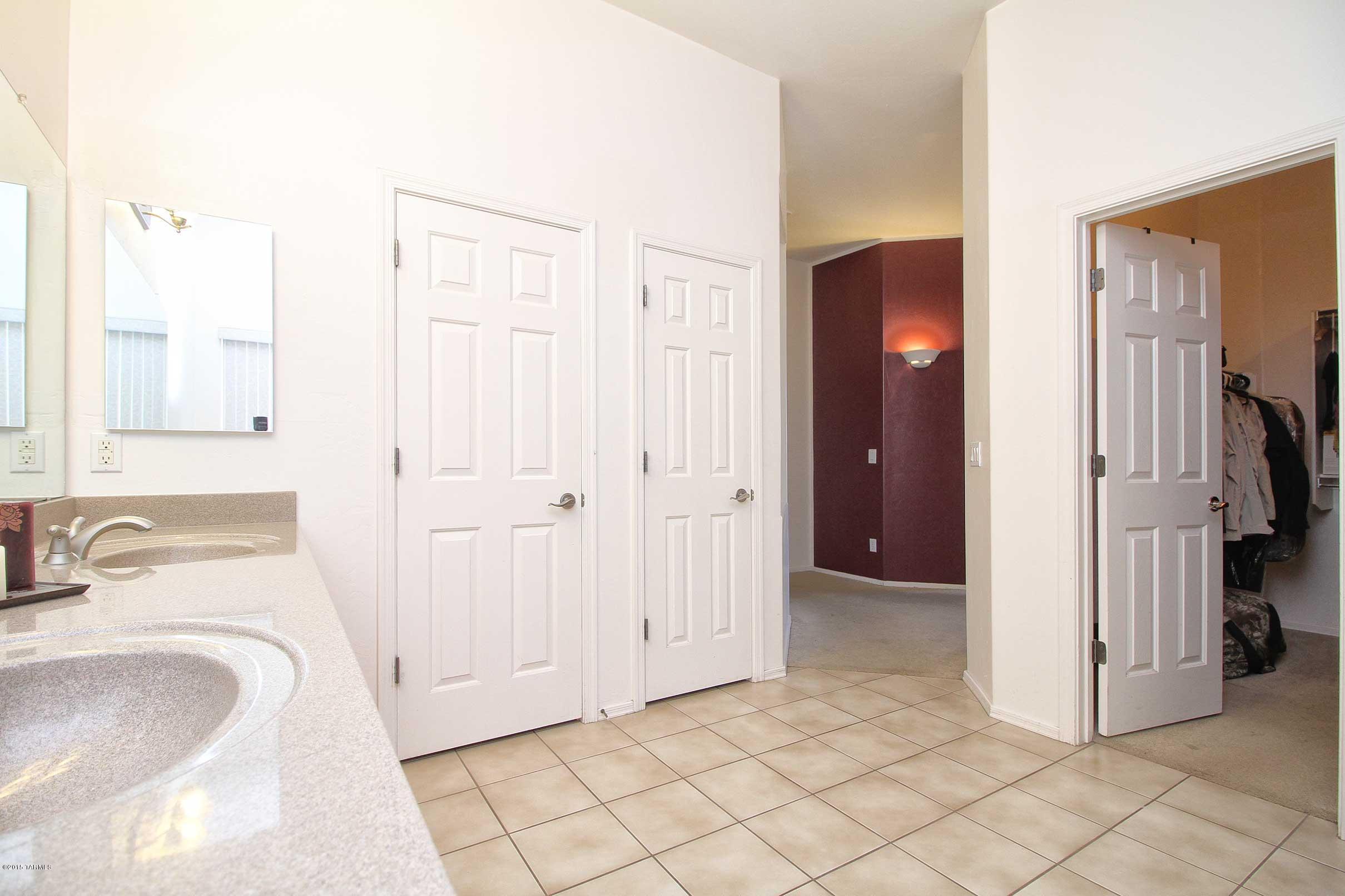 3706 S Desert Motif Road