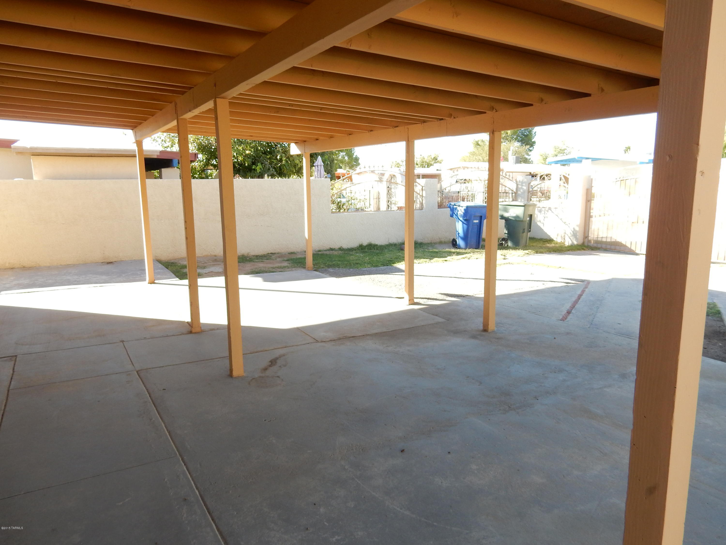 1136 E Garden Loop