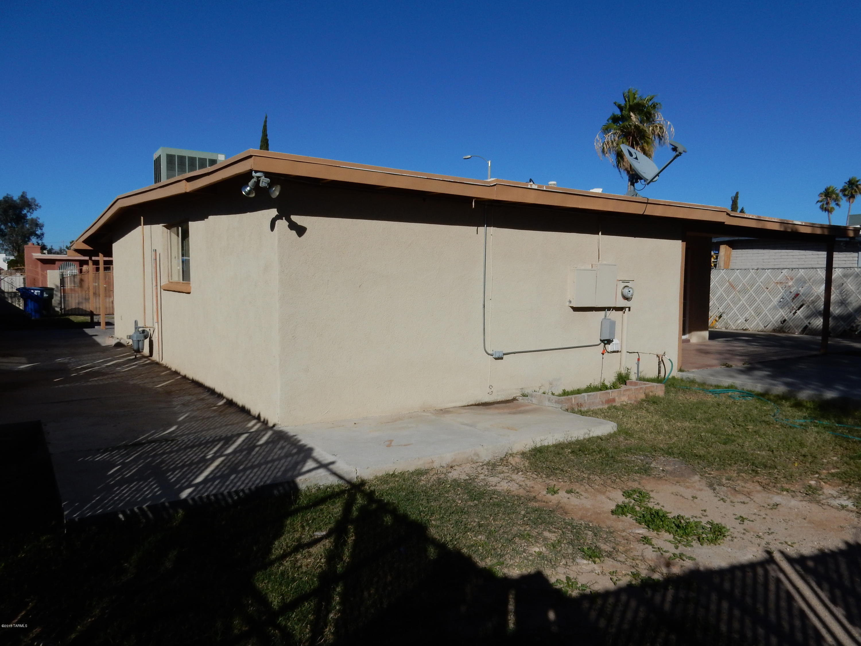 1136 E Garden Loop