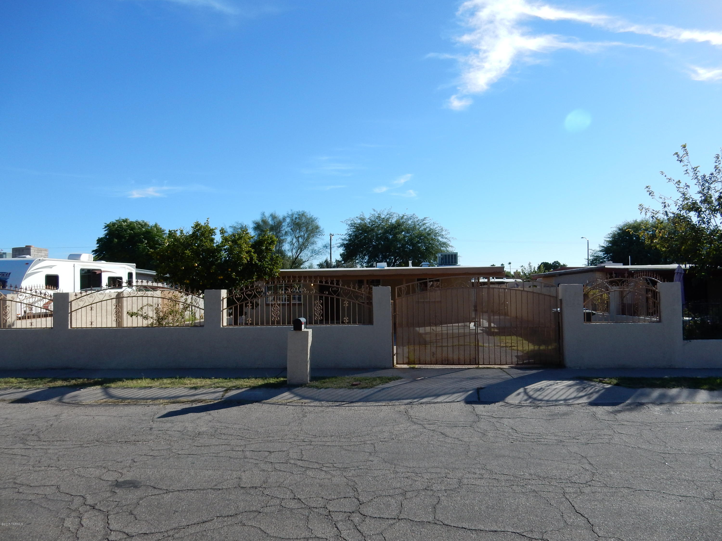 1136 E Garden Loop