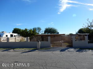 1136 E Garden Loop