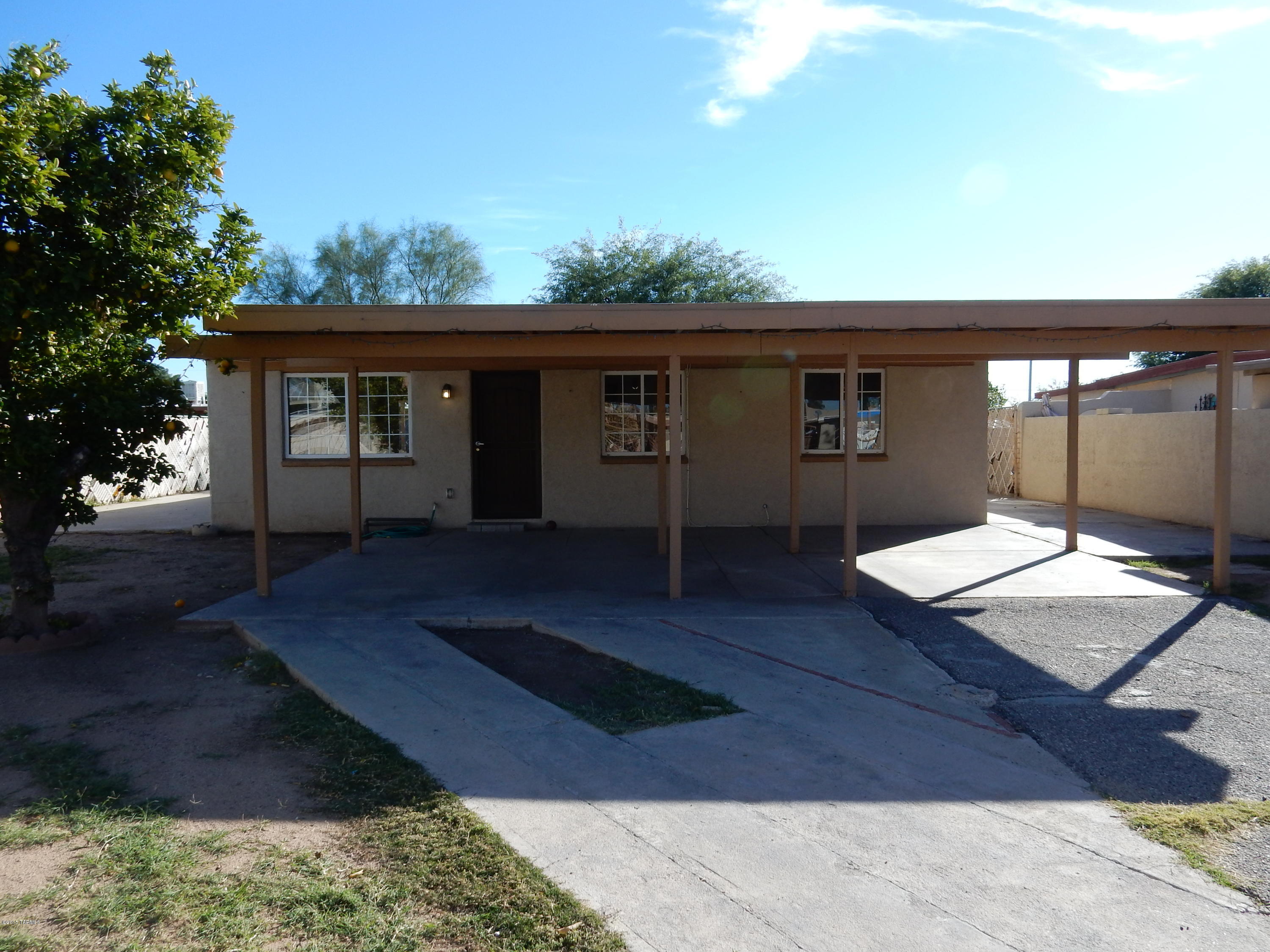 1136 E Garden Loop