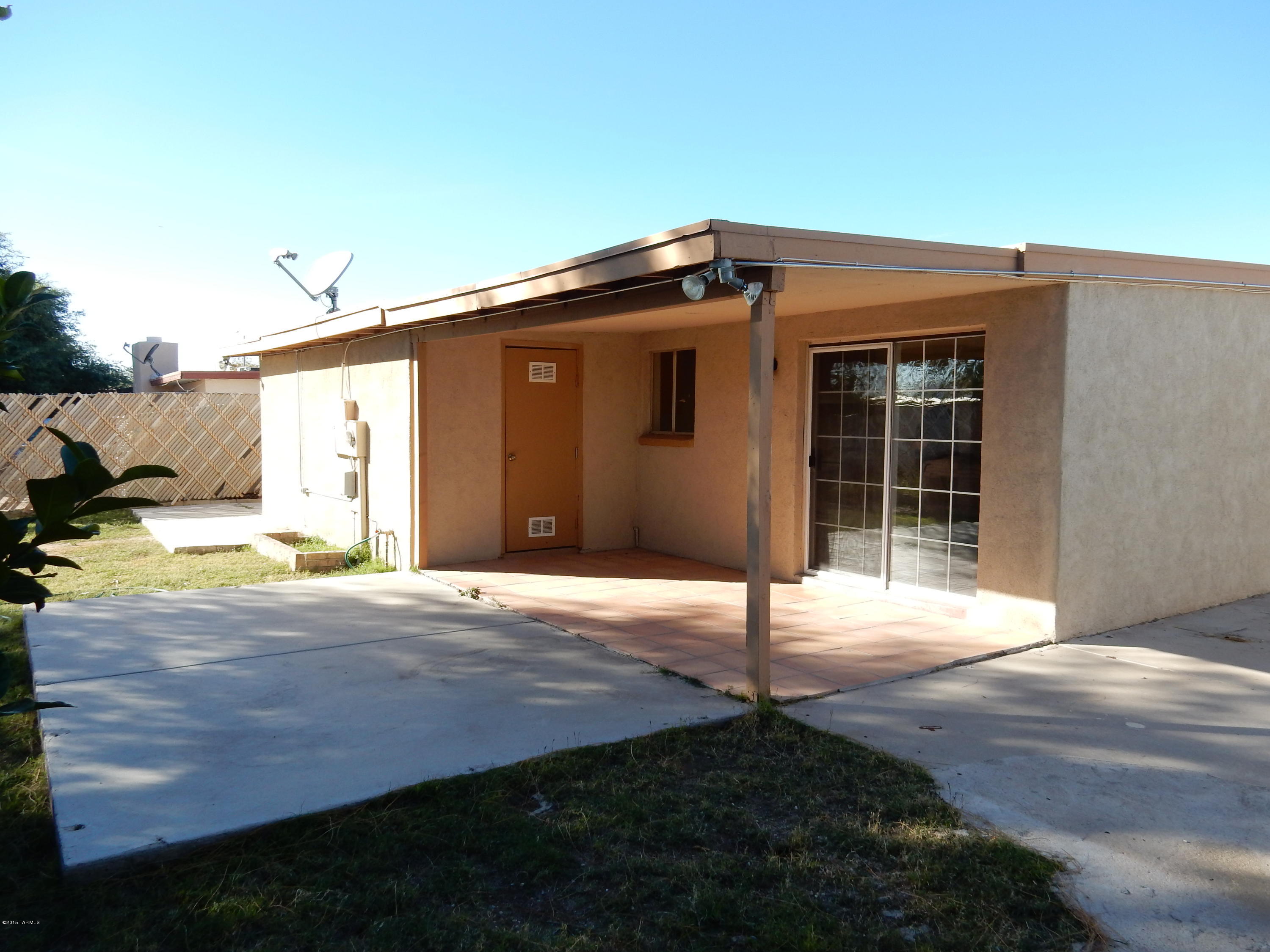 1136 E Garden Loop